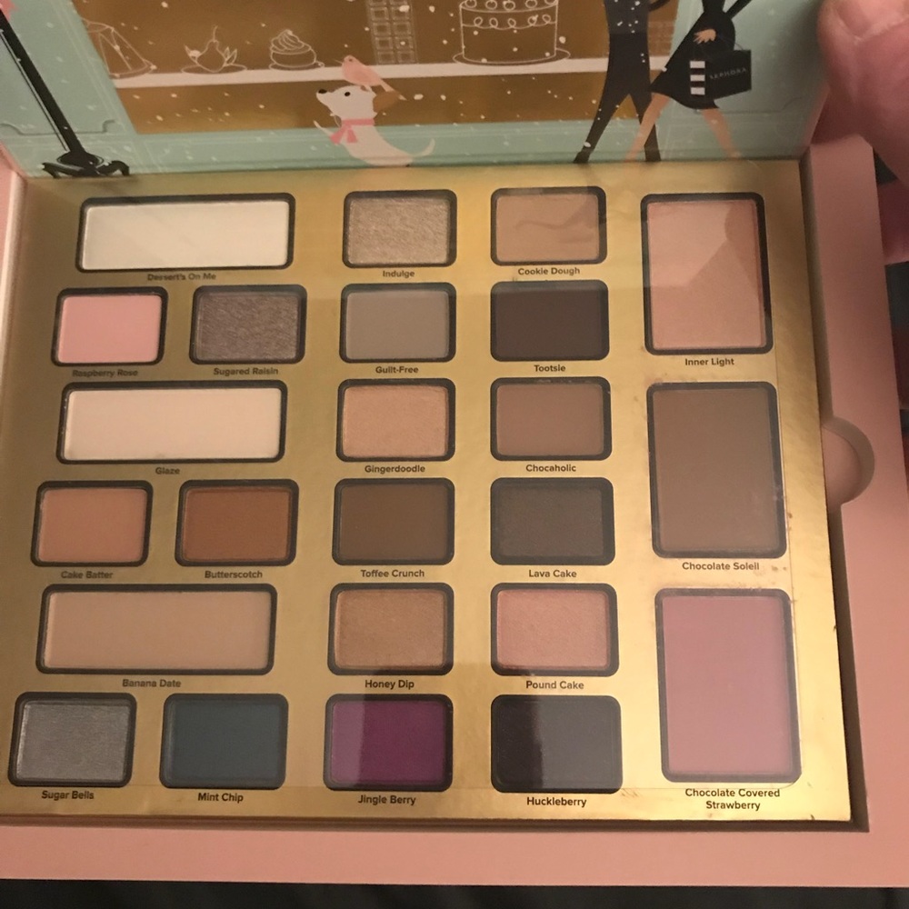 TooFaced Christmas in NewYork box set, very pretty